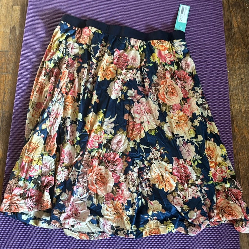 Le lis faux suede skirt xl
